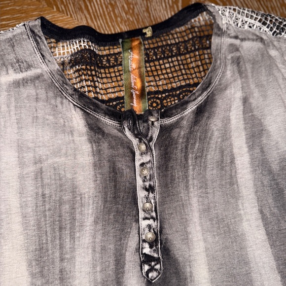 Aratta Holiday Jewels Blouse in charcoal - Picture 4 of 12